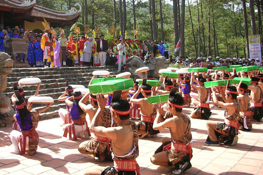 TOUR ĐỀN MẪU ÂU CƠ - ĐỀN HÙNG