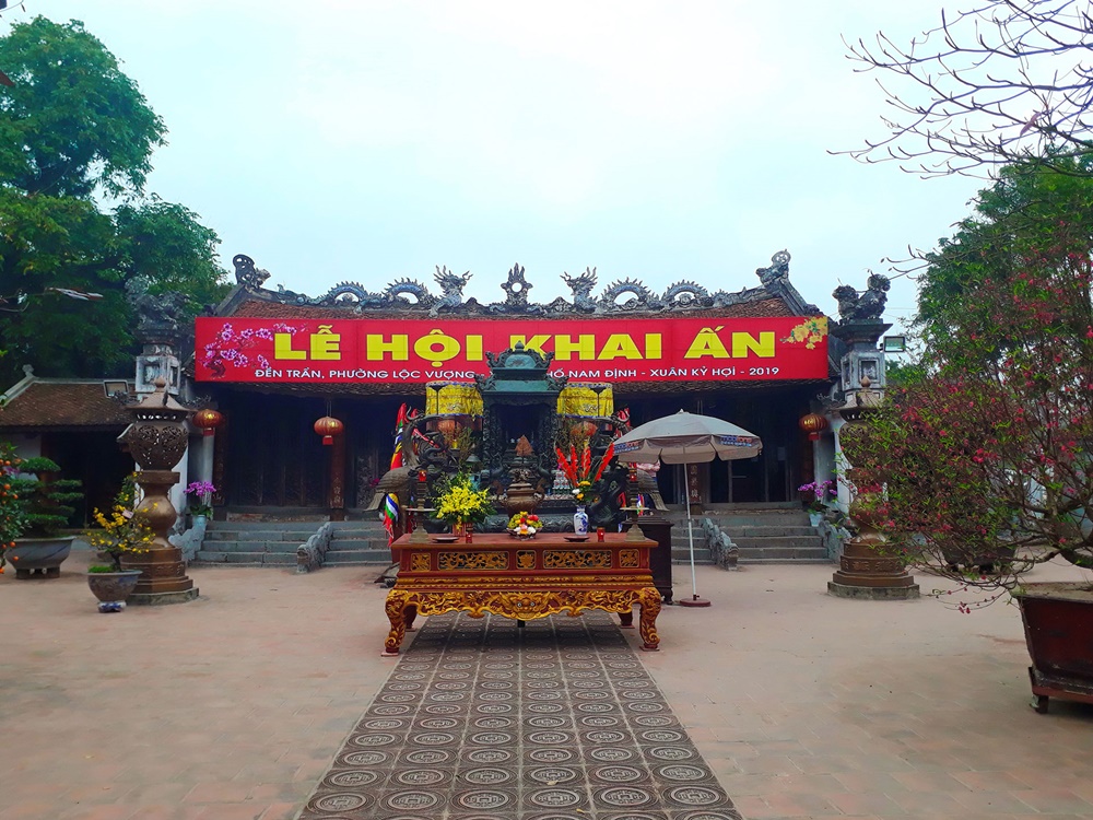 TOUR ĐỀN TRẦN - CHÙA TAM CHÚC
