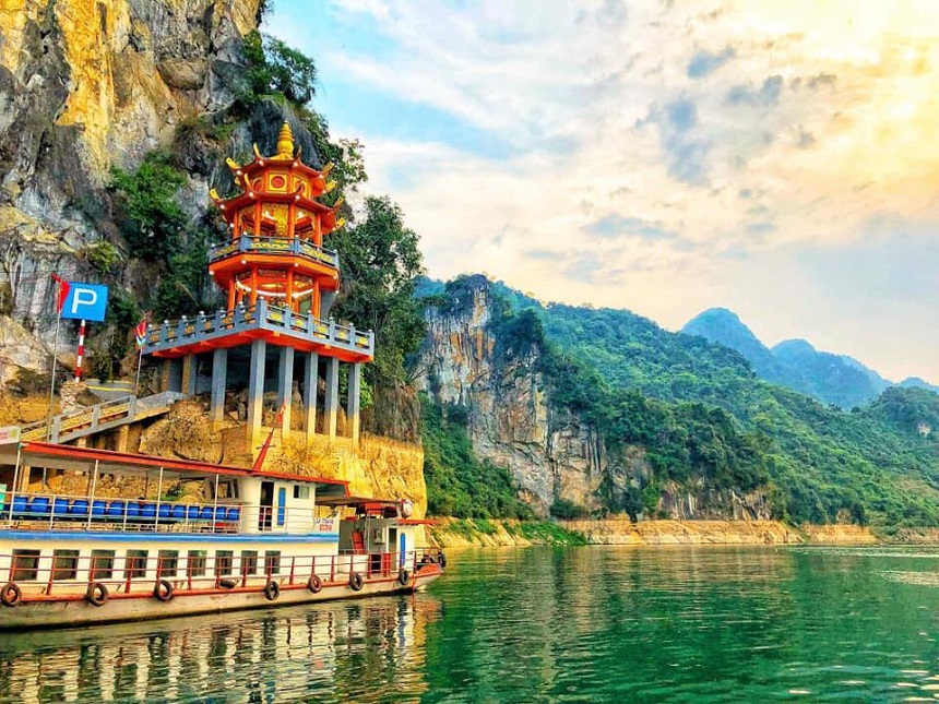 TOUR HỒ HÒA BÌNH - ĐỀN BÀ CHÚA THÁC BỜ