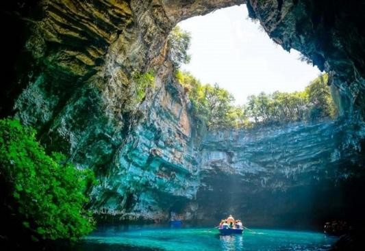 HÀ NỘI - ĐÀ NẴNG – BÀ NÀ – (HỘI AN) - HUẾ -  ĐỘNG PHONG NHA/THIÊN ĐƯỜNG
