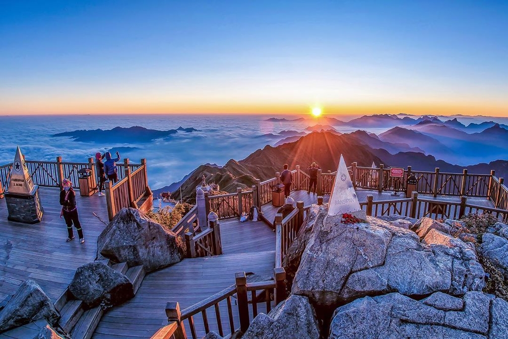 HÀ NỘI - SAPA- BẢN CÁT CÁT - FANSIPAN